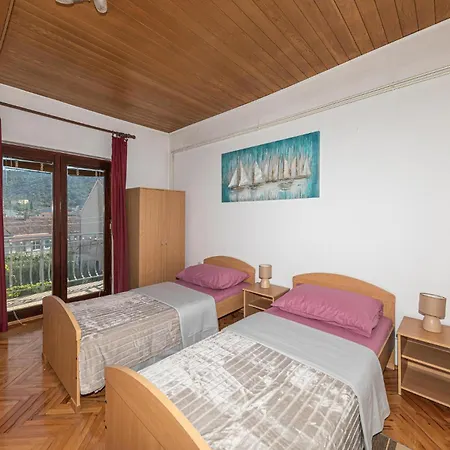 Apartment Marina With Sea View 03 *